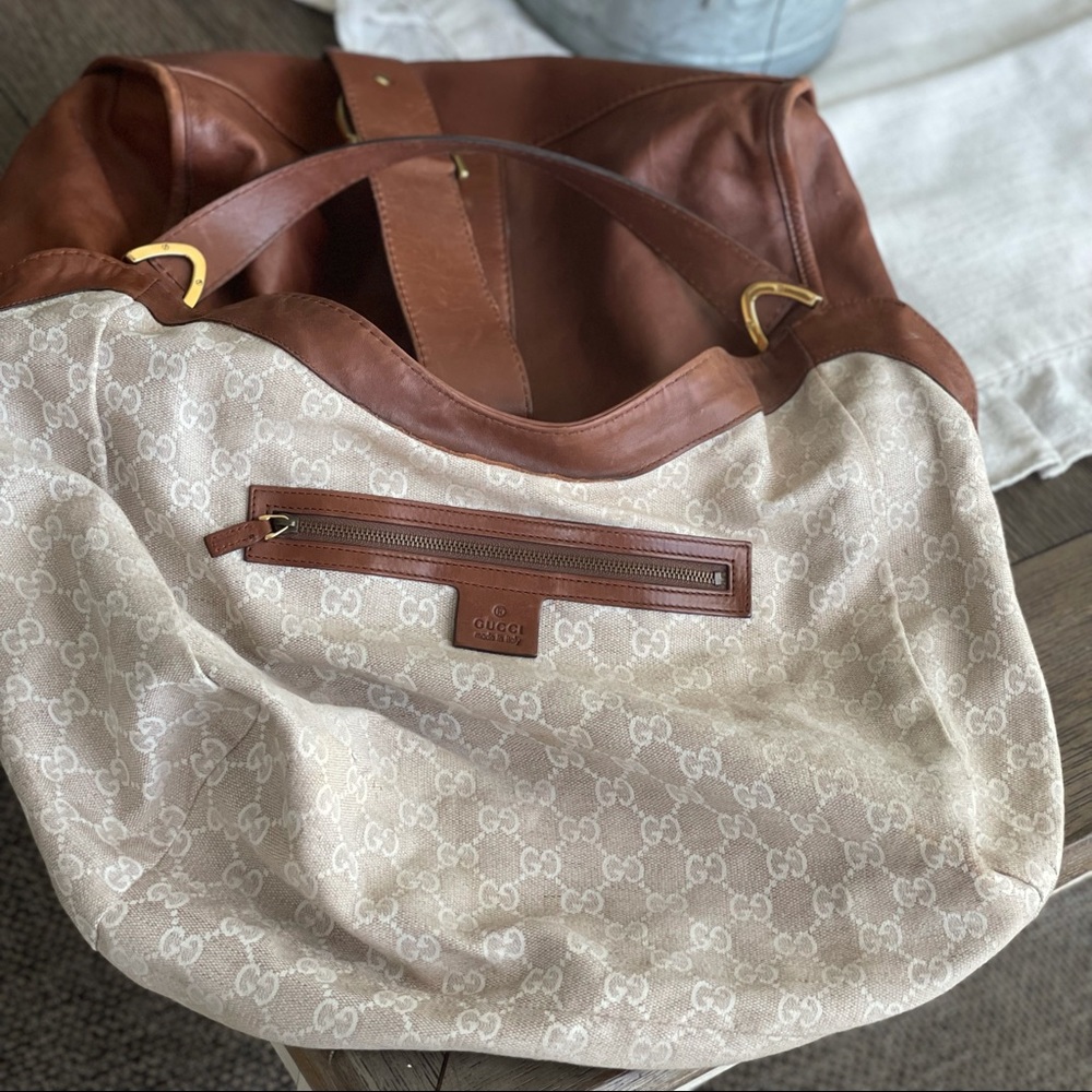 Authentic vintage Gucci hand bag